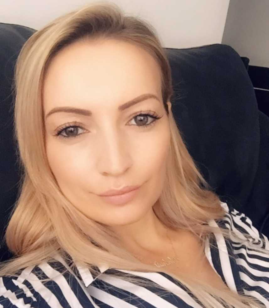 Zoe-Burriana - 28